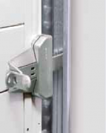 Обычная задвижка на воротах с приводом WA 300 и WA 400